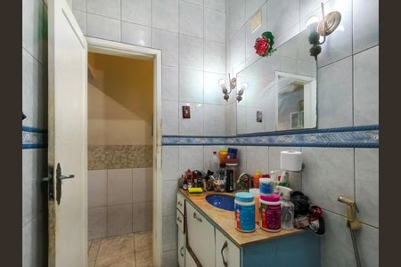 Casa à venda com 340m², 4 quartos e 1 vaga Casa à venda com 340m², 4 quartos e 1 vagaBanheiro Corredor