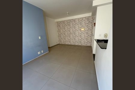 Sala de apartamento para alugar com 2 quartos, 52m² em Jardim Santa Emilia, São Paulo