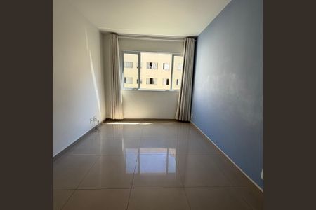 Sala de apartamento para alugar com 2 quartos, 52m² em Jardim Santa Emilia, São Paulo