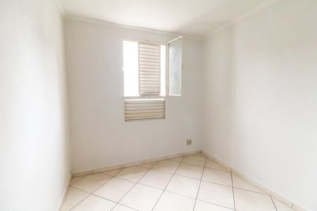 Quarto 1 de apartamento para alugar com 3 quartos, 49m² em Conjunto Residencial José Bonifácio, São Paulo