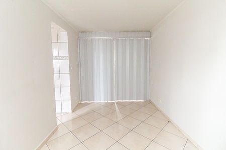Sala de apartamento para alugar com 3 quartos, 49m² em Conjunto Residencial José Bonifácio, São Paulo