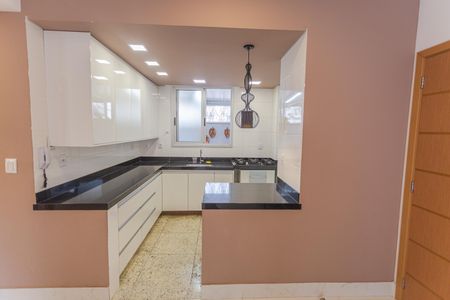 Apartamento para alugar com 172m², 2 quartos e 2 vagasCozinha