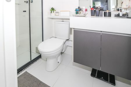 Apartamento à venda com 82m², 2 quartos e 1 vaga Apartamento à venda com 82m², 2 quartos e 1 vagaBanheiro da Suíte