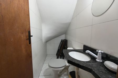 Lavabo  de casa de condomínio para alugar com 2 quartos, 61m² em Real, Praia Grande