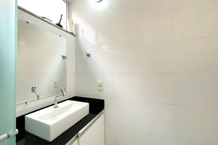 Apartamento à venda com 66m², 2 quartos e 1 vaga Apartamento à venda com 66m², 2 quartos e 1 vagaBanheiro