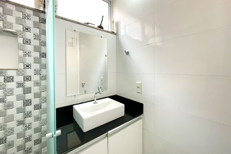 Apartamento à venda com 66m², 2 quartos e 1 vaga Apartamento à venda com 66m², 2 quartos e 1 vagaBanheiro