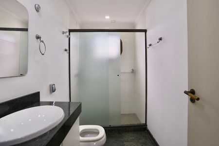 Apartamento para alugar com 165m², 3 quartos e 2 vagas Apartamento para alugar com 165m², 3 quartos e 2 vagasBanheiro