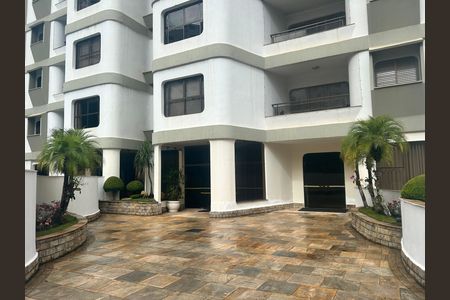 Apartamento para alugar com 165m², 3 quartos e 2 vagas Apartamento para alugar com 165m², 3 quartos e 2 vagasÁrea comum