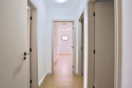 Apartamento para alugar com 165m², 3 quartos e 2 vagas Apartamento para alugar com 165m², 3 quartos e 2 vagasCorredor