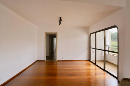 Apartamento para alugar com 165m², 3 quartos e 2 vagas Apartamento para alugar com 165m², 3 quartos e 2 vagasSala