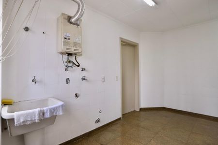 Apartamento para alugar com 165m², 3 quartos e 2 vagas Apartamento para alugar com 165m², 3 quartos e 2 vagasLavanderia