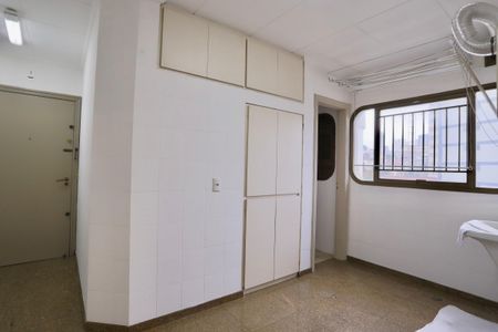 Apartamento para alugar com 165m², 3 quartos e 2 vagas Apartamento para alugar com 165m², 3 quartos e 2 vagasLavanderia
