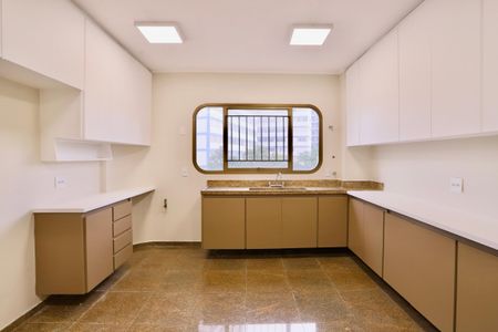 Apartamento para alugar com 165m², 3 quartos e 2 vagas Apartamento para alugar com 165m², 3 quartos e 2 vagasCozinha