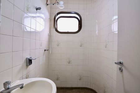 Apartamento para alugar com 165m², 3 quartos e 2 vagas Apartamento para alugar com 165m², 3 quartos e 2 vagasBanheiro de serviço