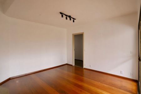 Apartamento para alugar com 165m², 3 quartos e 2 vagas Apartamento para alugar com 165m², 3 quartos e 2 vagasSala