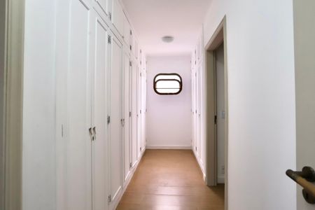 Apartamento para alugar com 165m², 3 quartos e 2 vagas Apartamento para alugar com 165m², 3 quartos e 2 vagasCloset do quarto 2