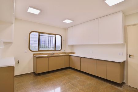 Apartamento para alugar com 165m², 3 quartos e 2 vagas Apartamento para alugar com 165m², 3 quartos e 2 vagasCozinha
