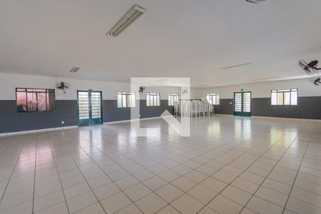 Apartamento para alugar com 43m², 2 quartos e 1 vaga Apartamento para alugar com 43m², 2 quartos e 1 vagaÁrea comum - Salão de festas