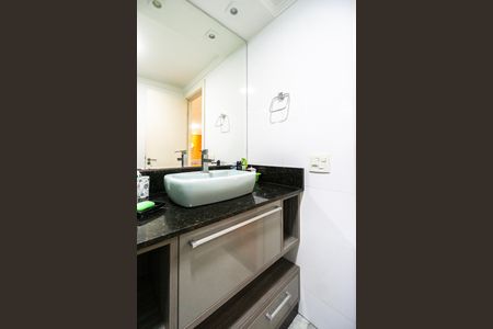 Apartamento à venda com 157m², 2 quartos e 2 vagas Apartamento à venda com 157m², 2 quartos e 2 vagasBanheiro social