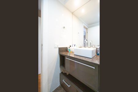 Apartamento à venda com 157m², 2 quartos e 2 vagas Apartamento à venda com 157m², 2 quartos e 2 vagasBanheiro da suíte