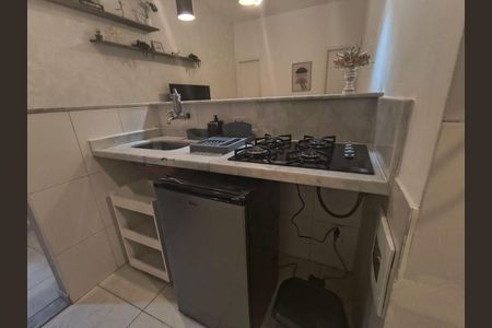 Apartamento à venda com 2 quartos, 42m² em Copacabana, Rio de Janeiro