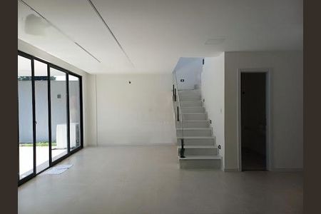 Casa à venda com 222m², 3 quartos e 1 vaga