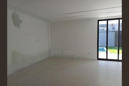 Casa à venda com 222m², 3 quartos e 1 vaga