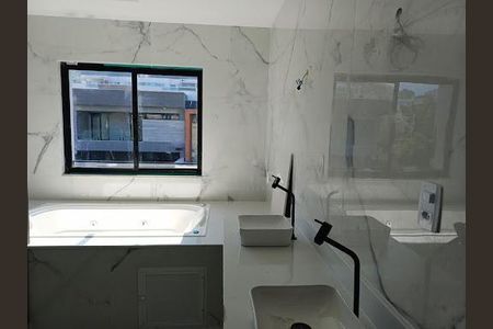 Casa à venda com 222m², 3 quartos e 1 vaga