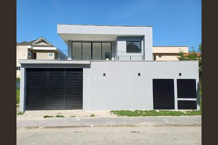 Casa à venda com 222m², 3 quartos e 1 vaga