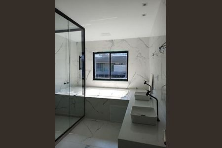 Casa à venda com 222m², 3 quartos e 1 vaga