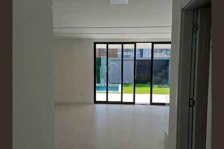 Casa à venda com 3 quartos, 222m² em Vargem Pequena, Rio de Janeiro