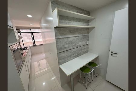 Apartamento à venda com 102m², 2 quartos e 3 vagas