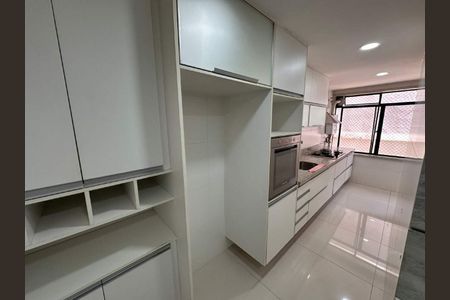 Apartamento à venda com 102m², 2 quartos e 3 vagas