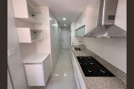 Apartamento à venda com 102m², 2 quartos e 3 vagas