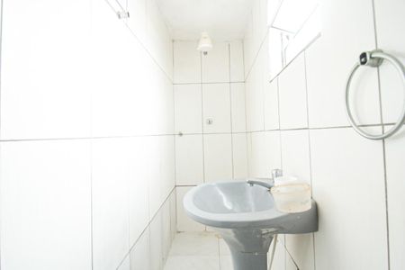 Banheiro de kitnet/studio para alugar com 1 quarto, 28m² em Vila Pirituba, São Paulo