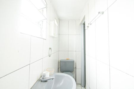 Banheiro de kitnet/studio para alugar com 1 quarto, 28m² em Vila Pirituba, São Paulo