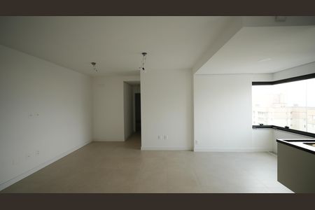 Apartamento para alugar com 79m², 2 quartos e 2 vagasSala