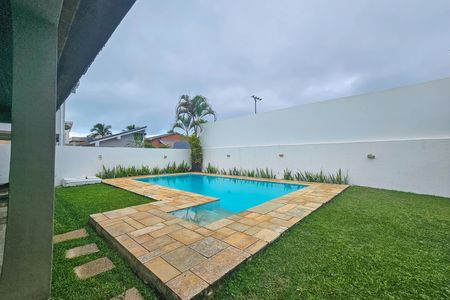 Casa de condomínio para alugar com 300m², 4 quartos e 3 vagas