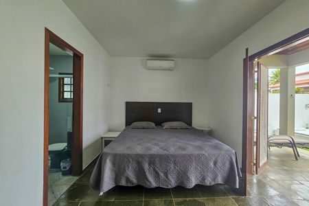Casa de condomínio para alugar com 300m², 4 quartos e 3 vagas