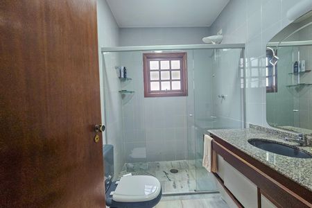 Casa de condomínio para alugar com 300m², 4 quartos e 3 vagas
