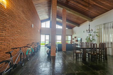 Casa de condomínio para alugar com 300m², 4 quartos e 3 vagas