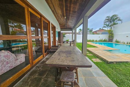 Casa de condomínio para alugar com 300m², 4 quartos e 3 vagas