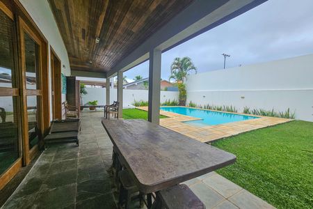 Casa de condomínio para alugar com 300m², 4 quartos e 3 vagas