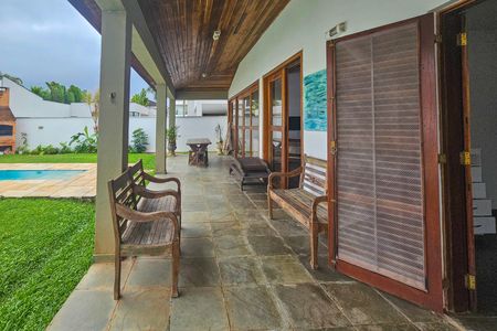 Casa de condomínio para alugar com 300m², 4 quartos e 3 vagas