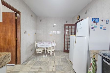 Casa de condomínio para alugar com 300m², 4 quartos e 3 vagas