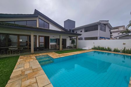 Casa de condomínio para alugar com 300m², 4 quartos e 3 vagas