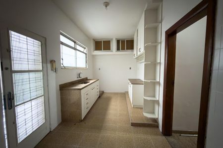 Casa à venda com 362m², 5 quartos e 2 vagasCozinha