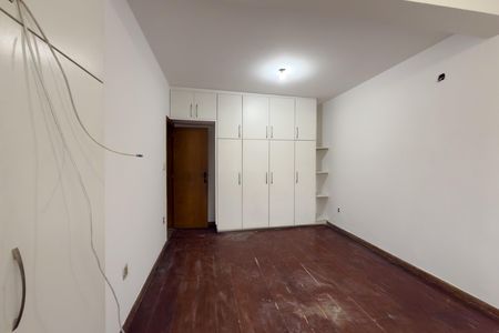 Casa à venda com 362m², 5 quartos e 2 vagasQuarto 3