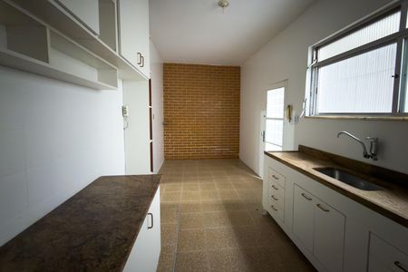 Casa à venda com 362m², 5 quartos e 2 vagasCozinha