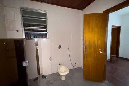 Casa à venda com 362m², 5 quartos e 2 vagasBanheiro 2